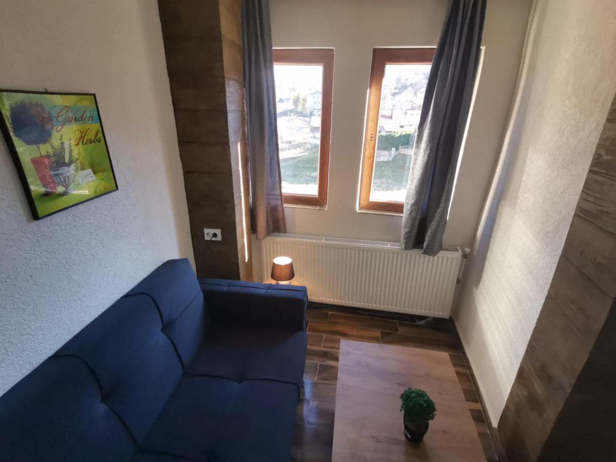 Ana-mavrovo Apartment
