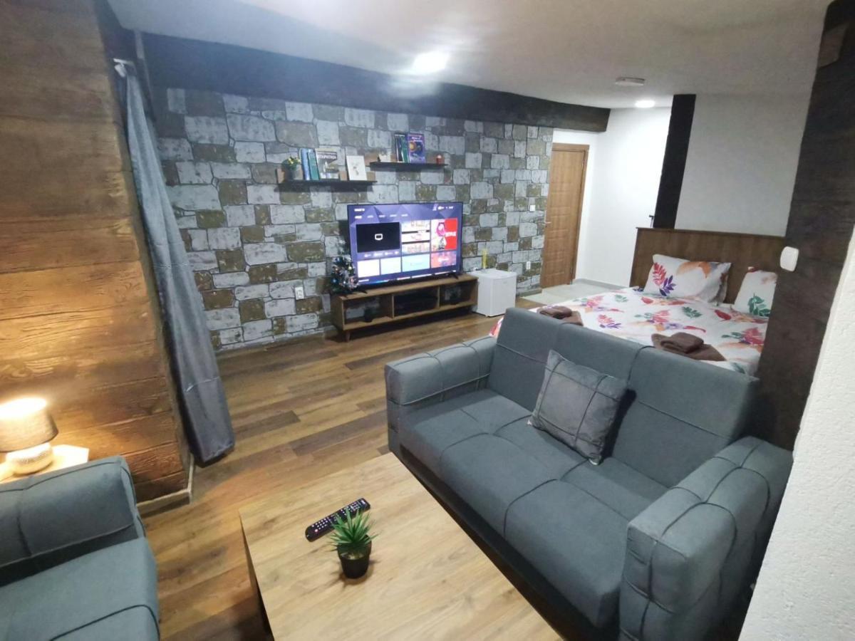 Ana-mavrovo Apartment *